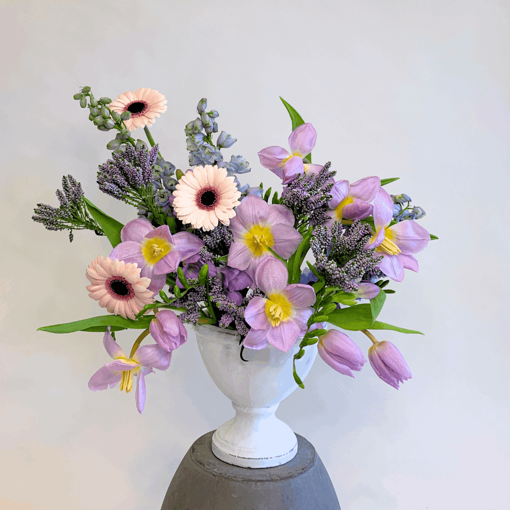 Florist custom design for delivery